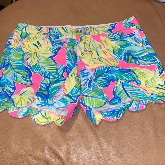 Lilly Pulitzer Women Shorts - Picture 3 of 9
